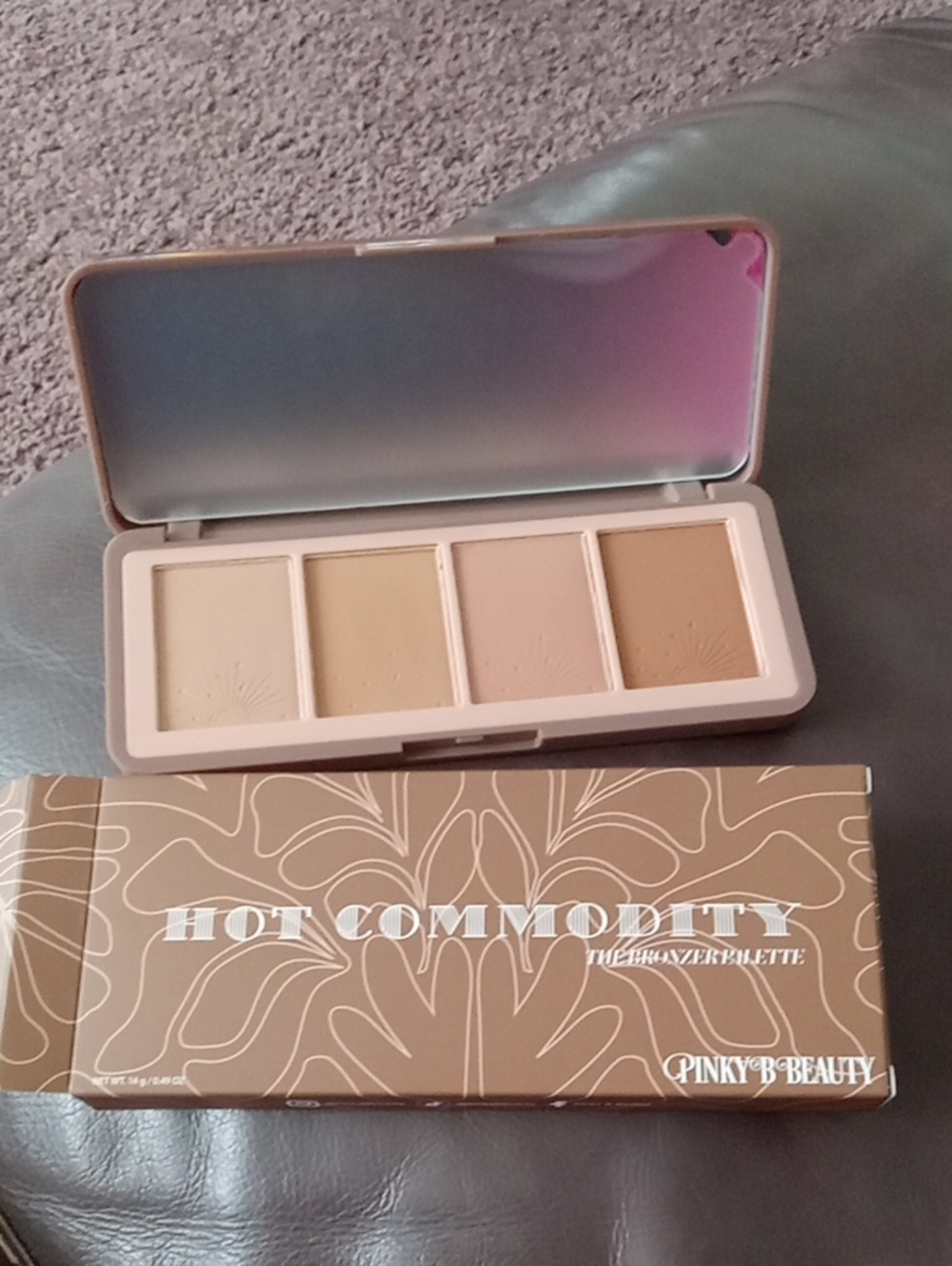Hot Commodity Bronzer & Contour Palette - Neutral Beige